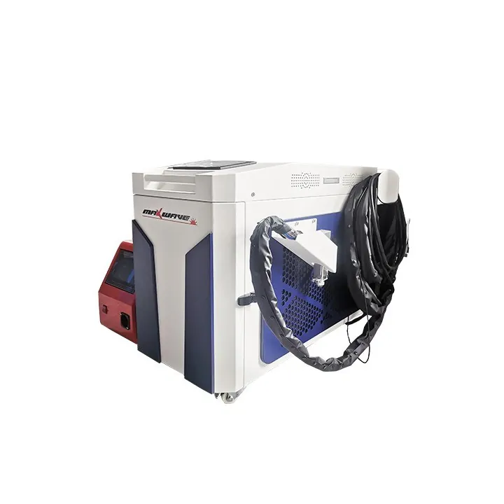 Maxwave water-cooled handheld fiber laser welding machine, 1000–2000 W, with welding gun and wire feeder